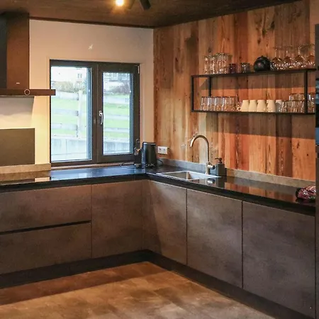 Fuer 8 Personen Scherzboden