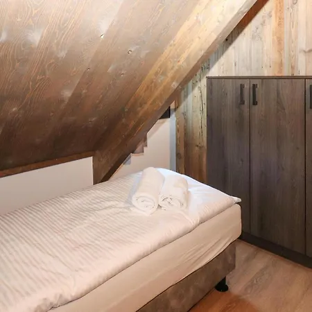 Fuer 8 Personen Scherzboden